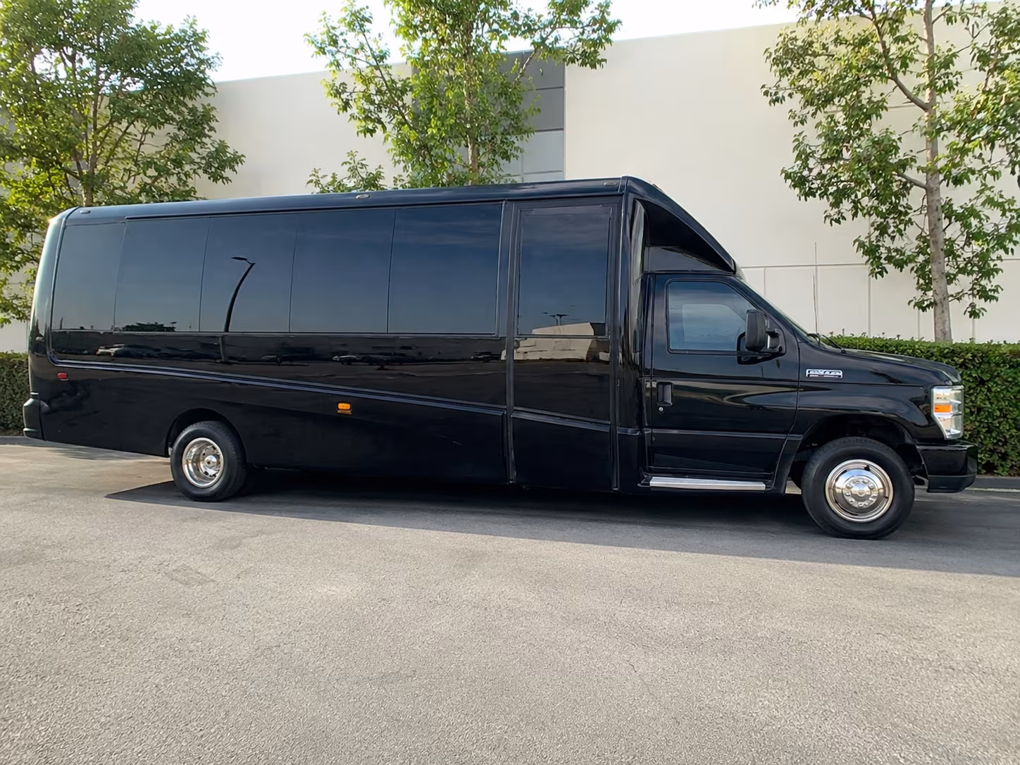 minibus rentals for alhambra prom groups who want the right fit
